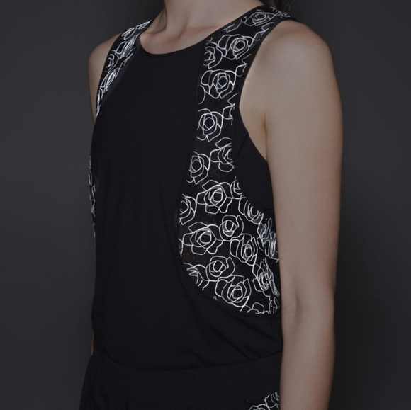 Lululemon Lucent Tank - Picture 4 of 9